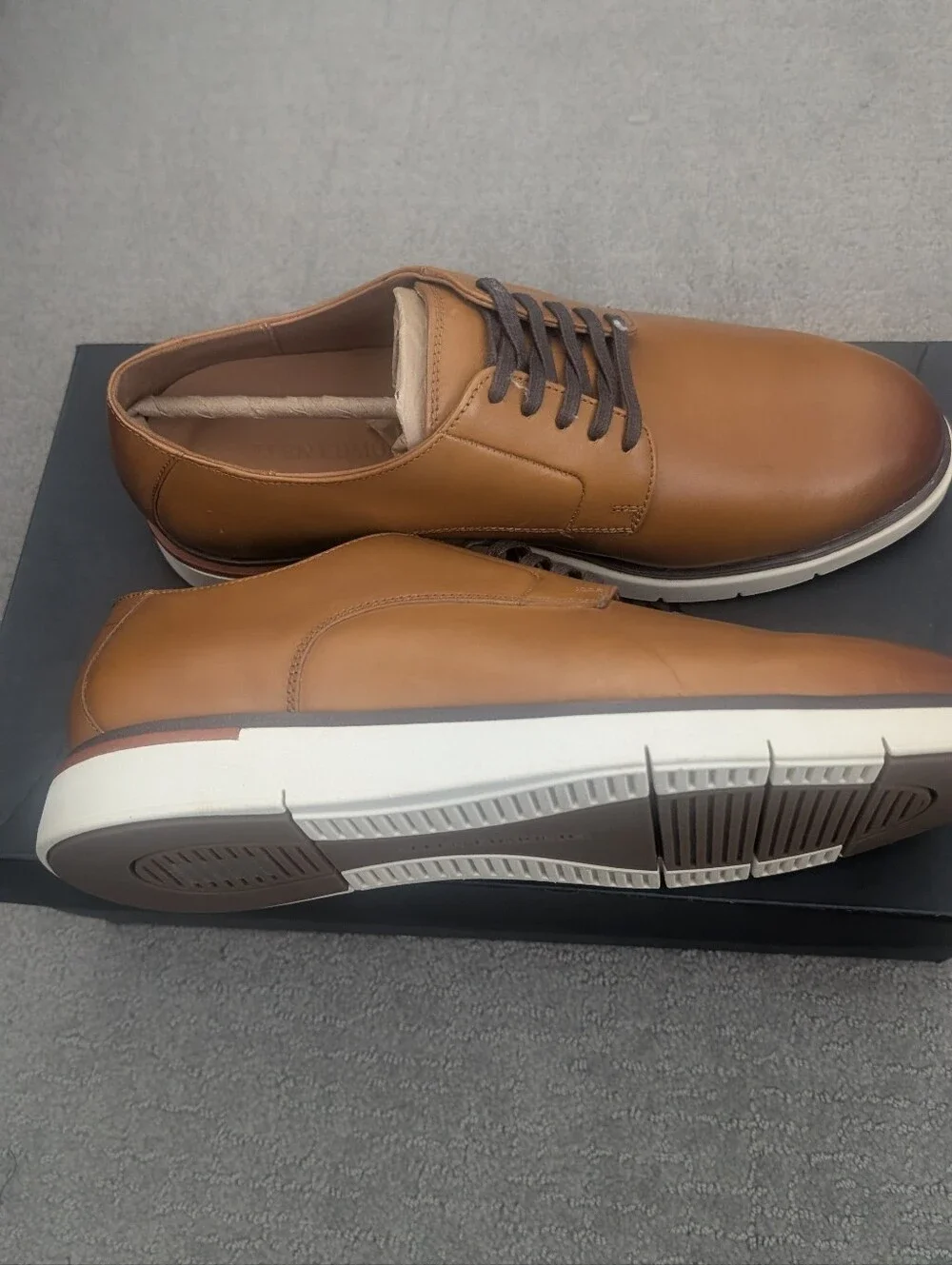Men's Tan Leather Derby Shoes with Dark Contrast Laces